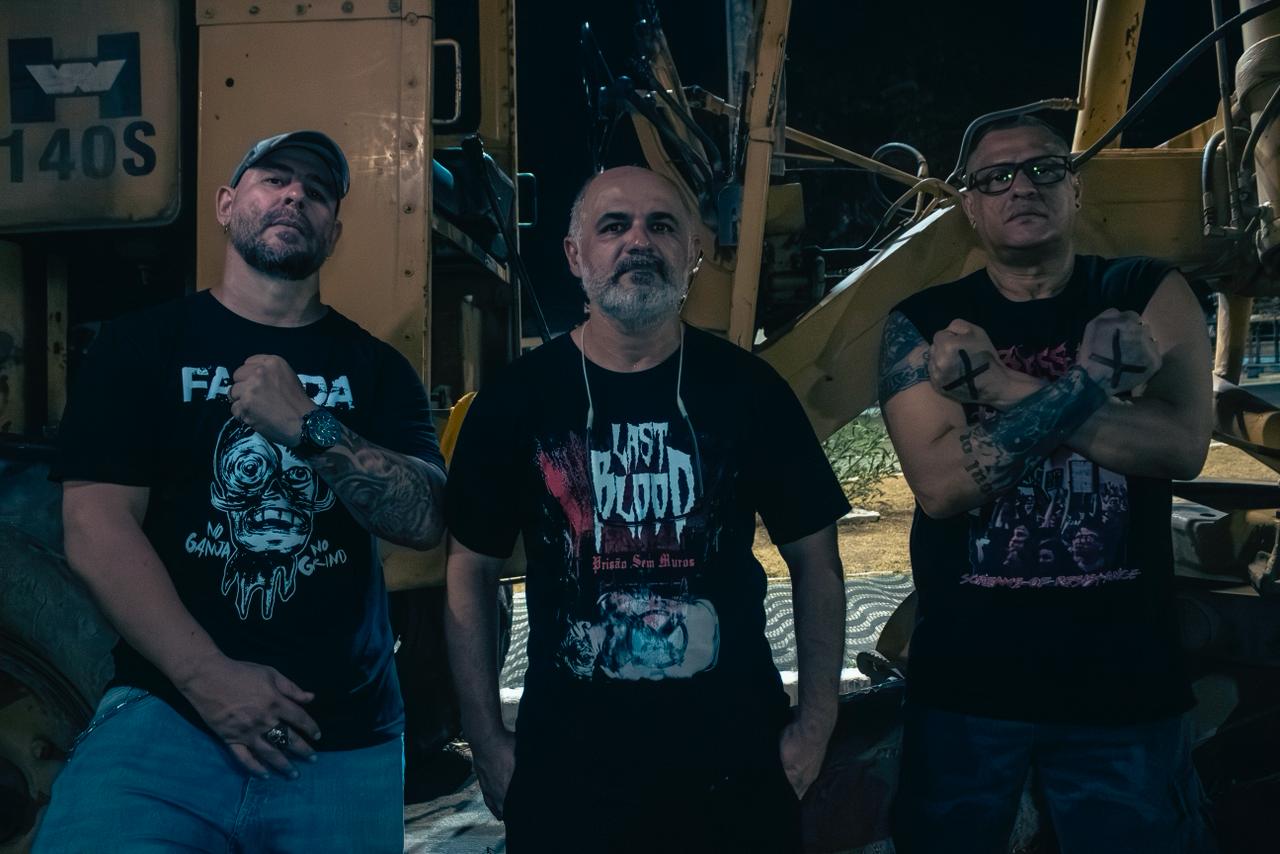 Last Blood: A Fúria do Rock que Sangra Emoção e Energia!